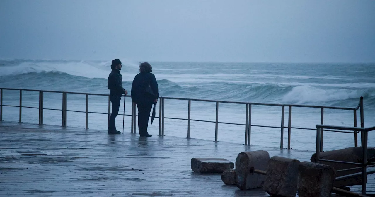 Faro com alerta vermelho por causa da chuva. Depressão Bernard passou pela Madeira, onde causou problemas, e está a chegar ao Alentejo