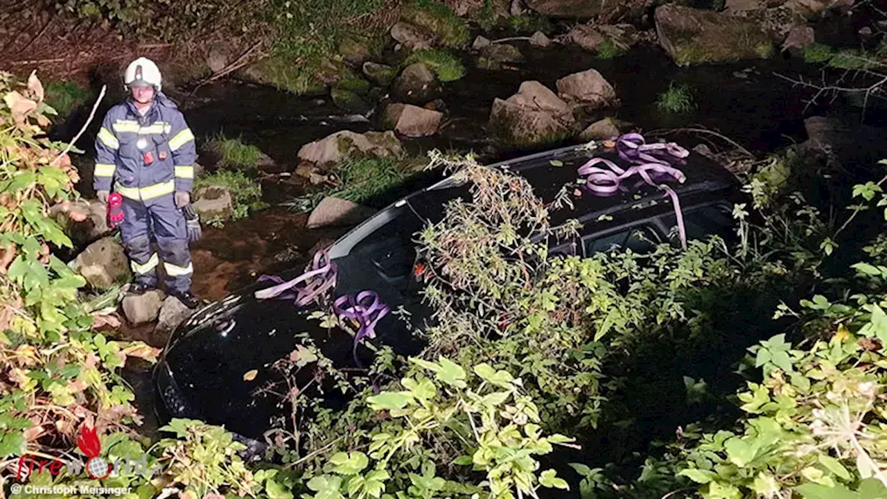 Oö: Riesenglück bei Sturz mit Auto in Bach in Engerwitzdorf