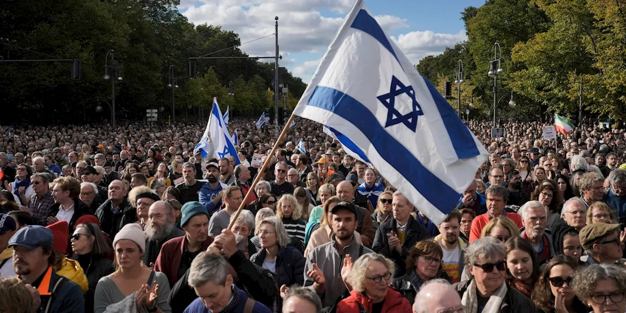 Berlin: Tausende demonstrieren gegen Antisemitismus und für Israel