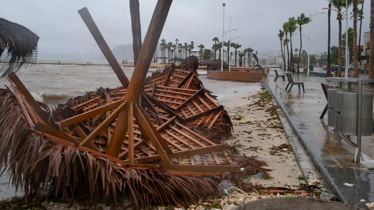 Norma slams into Mexico’s southern Baja California Peninsula, lashing region with heavy rain, high winds