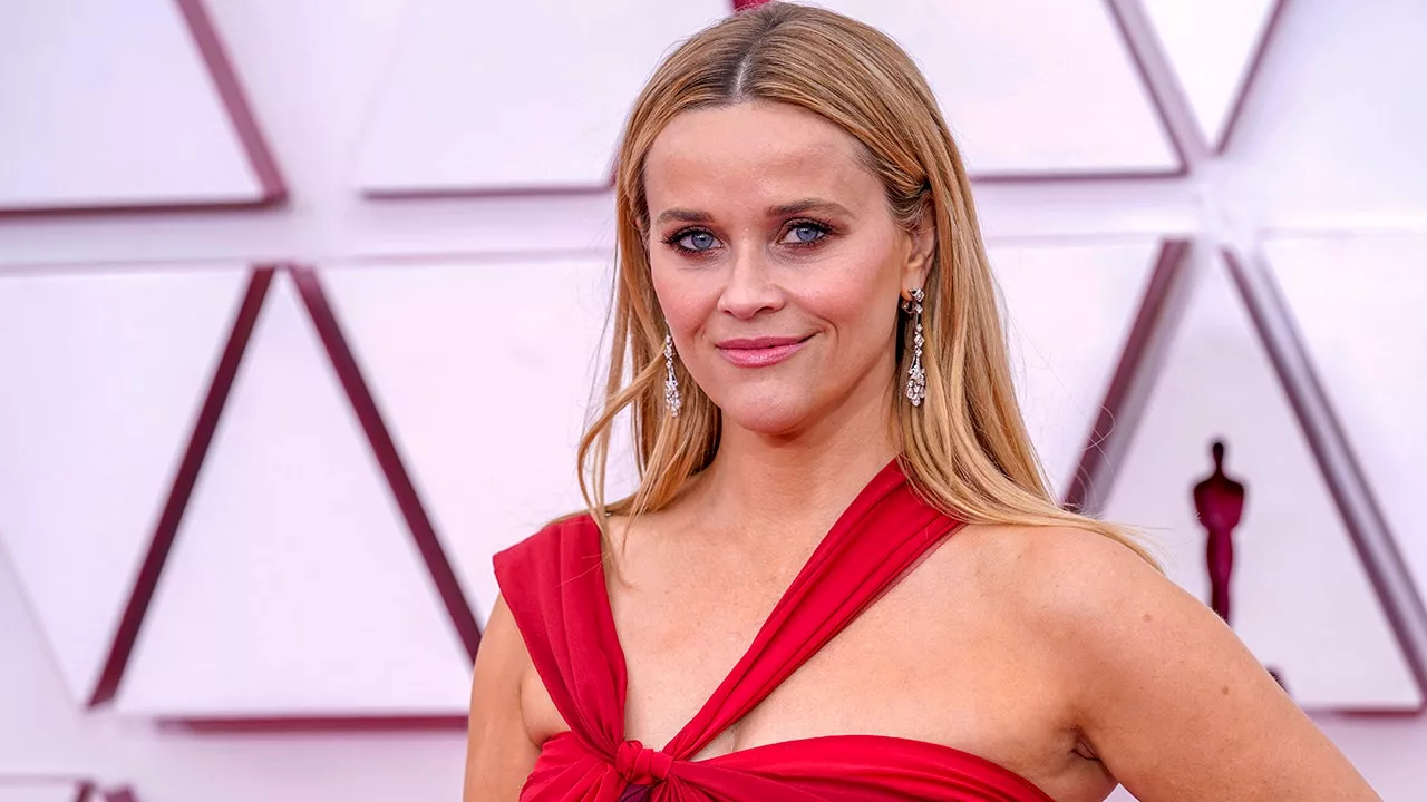 Reese Witherspoon felt like a ‘robot’ that ‘broke’ after difficult year with divorce