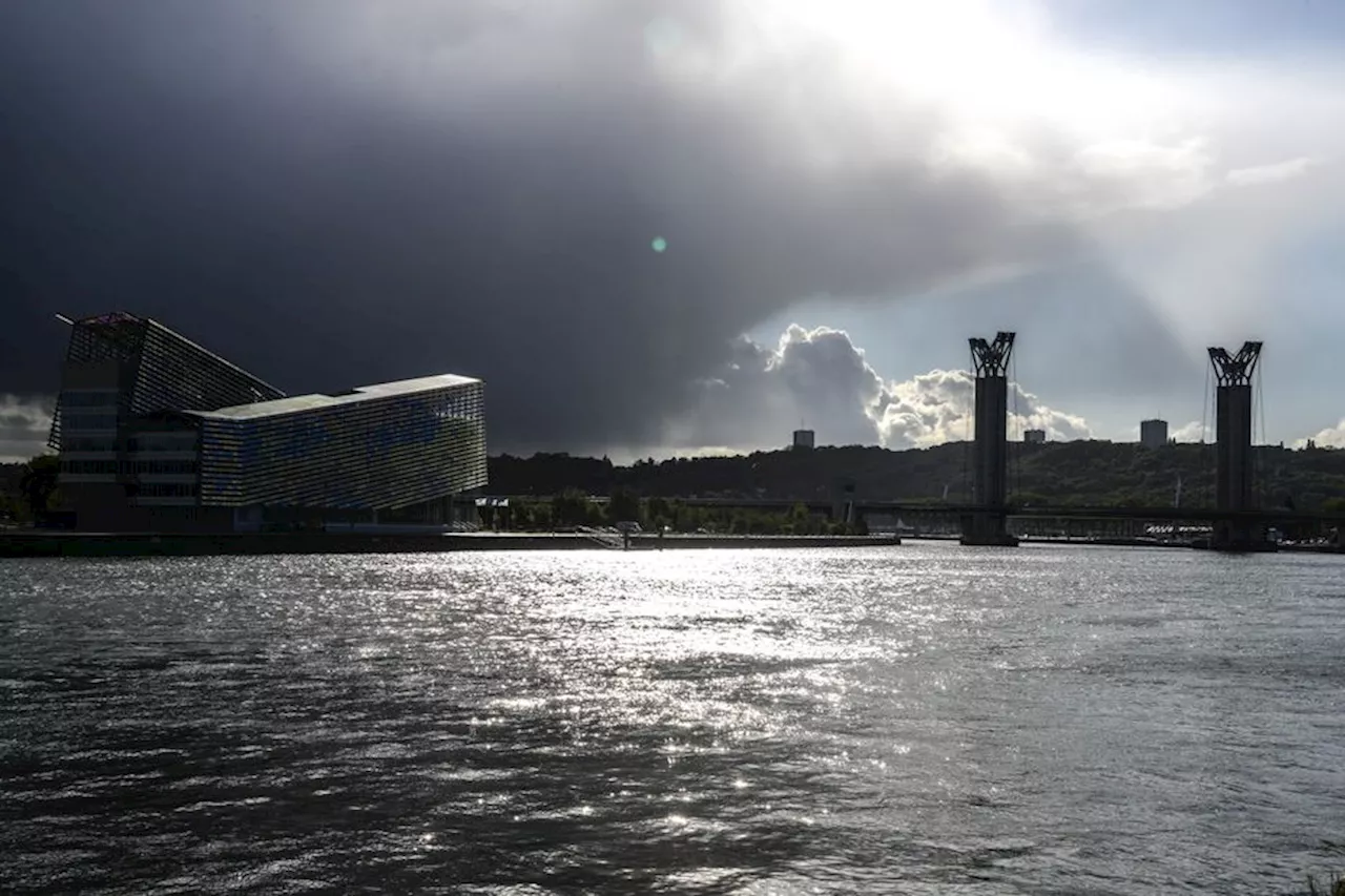 Deux personnes tombent dans la Seine à Rouen, une femme de 24 ans en urgence absolue