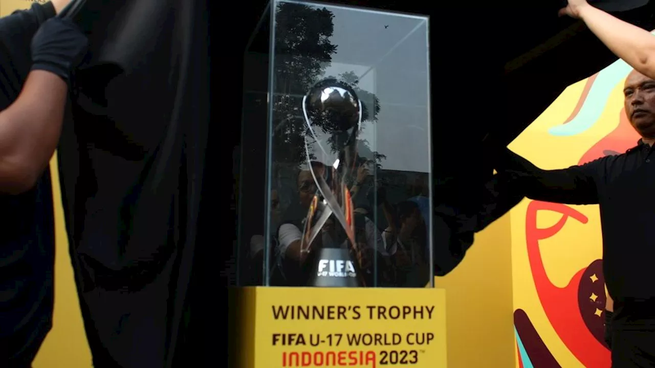 Bandung Welcomes U-17 World Cup Trophy