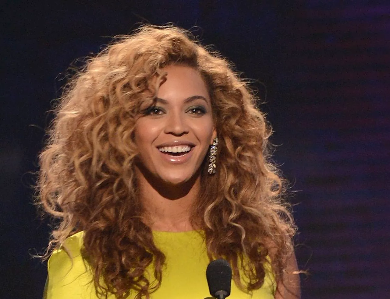 Beyoncé Launches Global Campaign To Help Volunteers