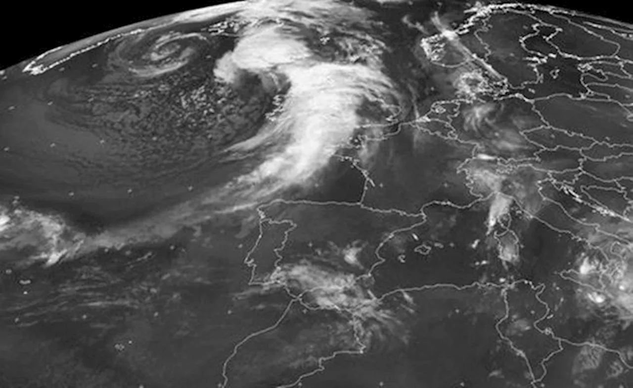 Ireland On Red Alert As Met Eireann Issues Most Severe Level Of Weather Warning