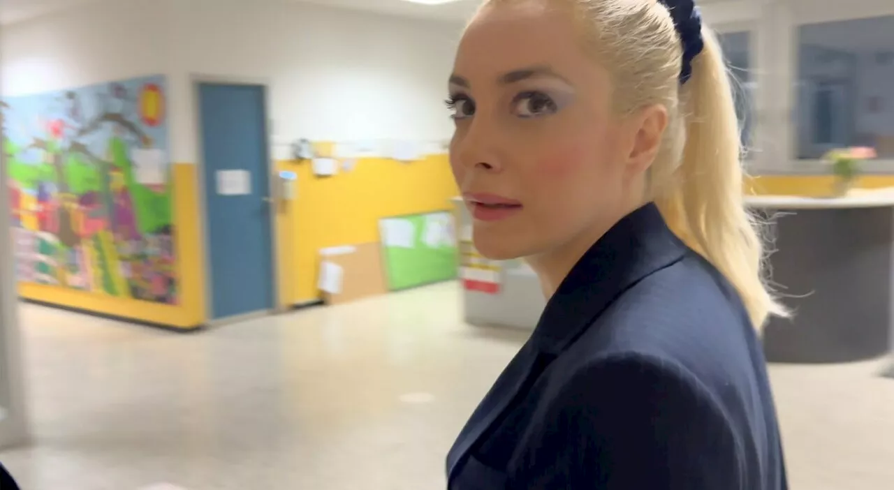 Marta Fascina al voto per le suppletive che elegeranno il senatore che prenderà il posto di Berlusconi