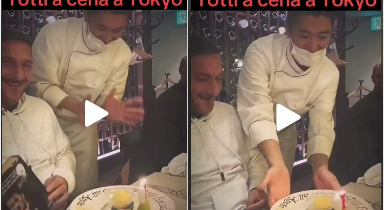 ​Totti e Noemi a Tokyo, la sorpresa del cameriere giapponese al ristorante. «Parla così perché c'ha la mascher