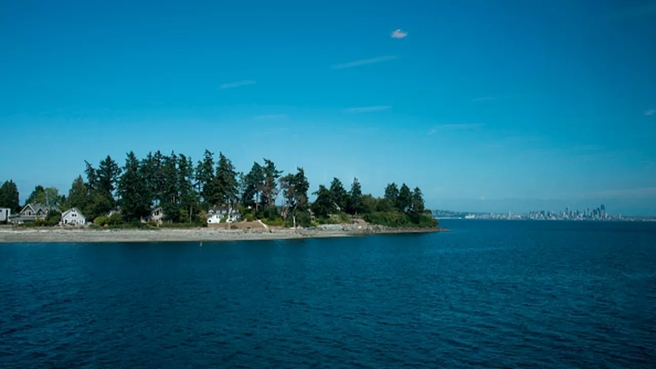 Body of man found, retrieved near Bainbridge Island’s Rockaway Beach