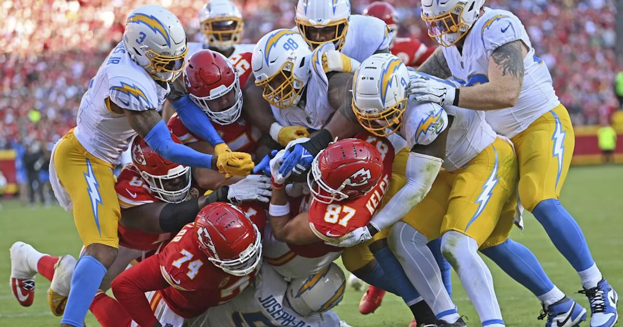 Chargers' offense fails in second half, going scoreless as rival Chiefs