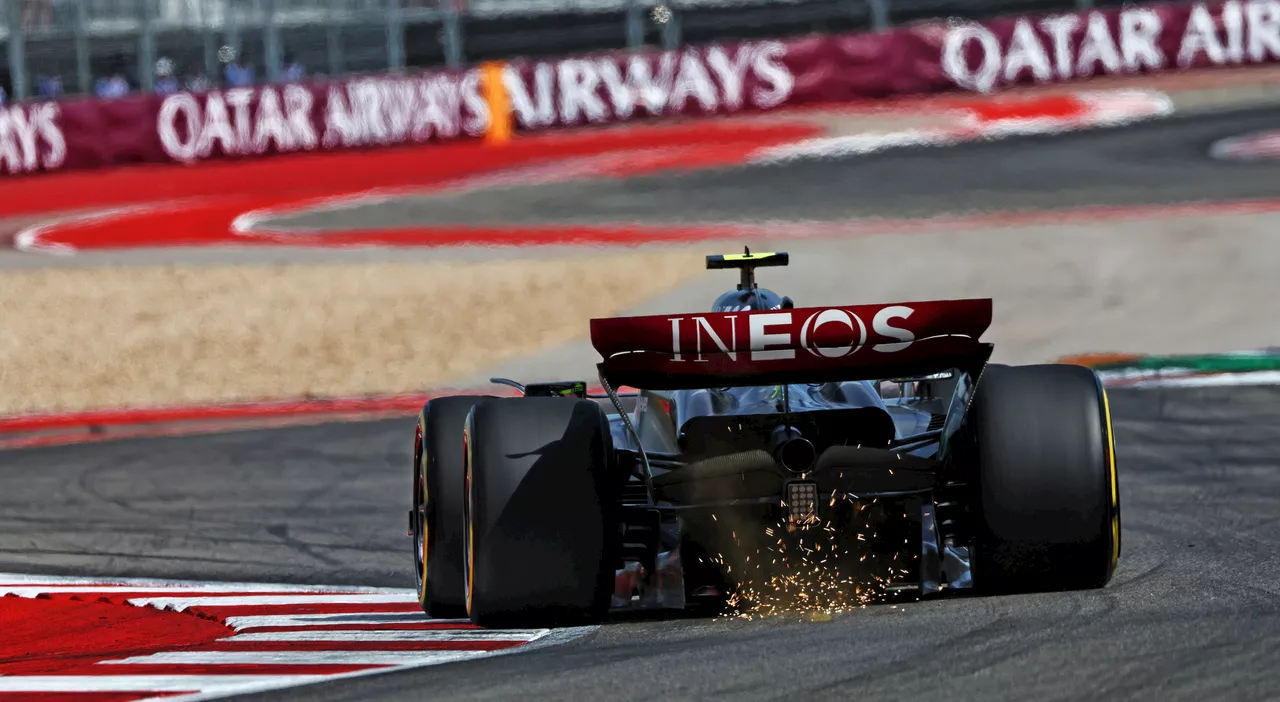 Gp Austin, la diretta: Verstappen supera Leclerc mentre Hamilton va ai box e diventa leader