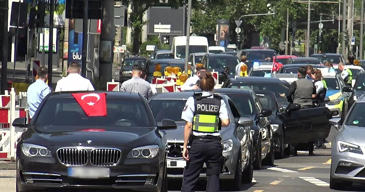 Rücksichtsloser Hochzeitskorso verängstigt und gefährdet Bielefelder Autofahrer