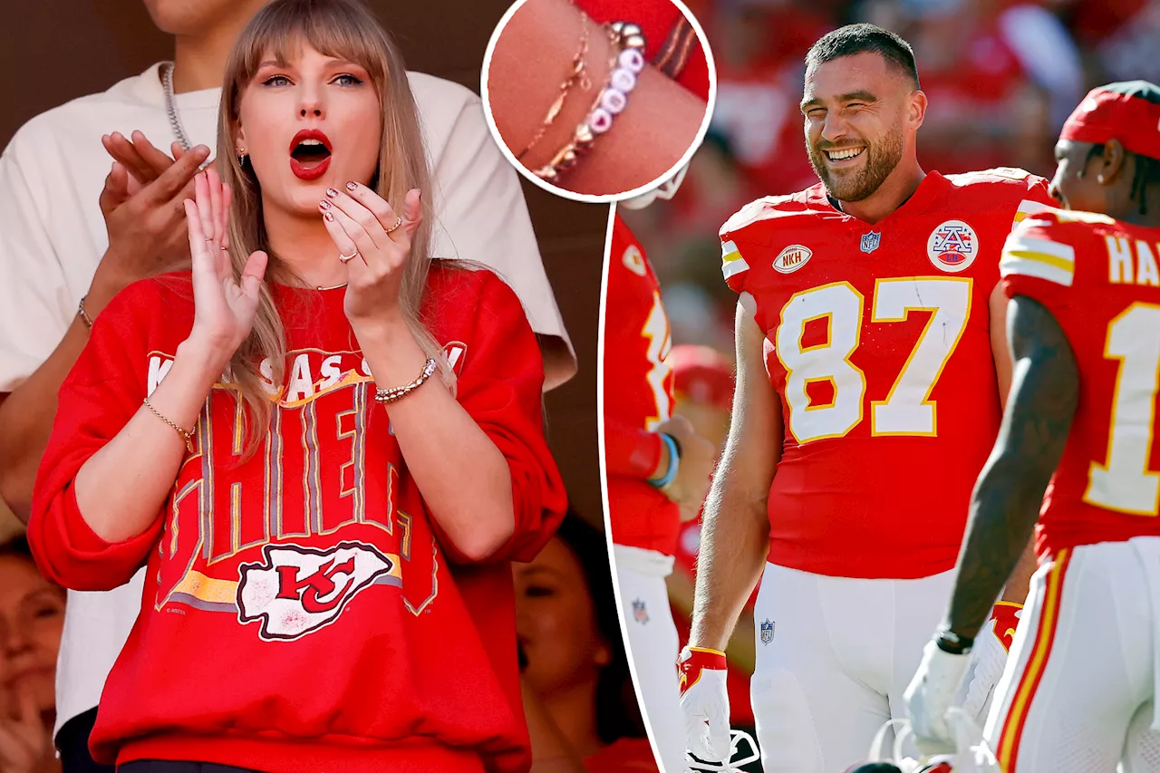 Taylor Swift adorably wears '87' bracelet at Travis Kelce's Kansas City Chiefs game