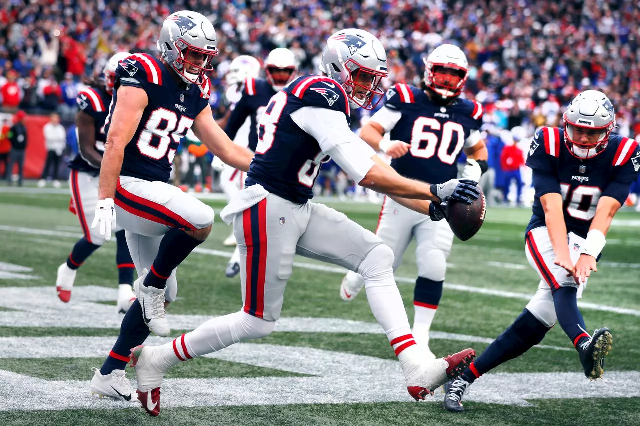 Mac Jones’ late TD pass lifts Patriots over Bills, giving Bill Belichick his 300th win