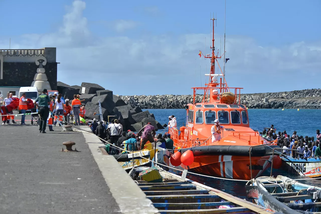 Llegan 1.157 migrantes a Canarias en 24 horas, casi mil a El Hierro