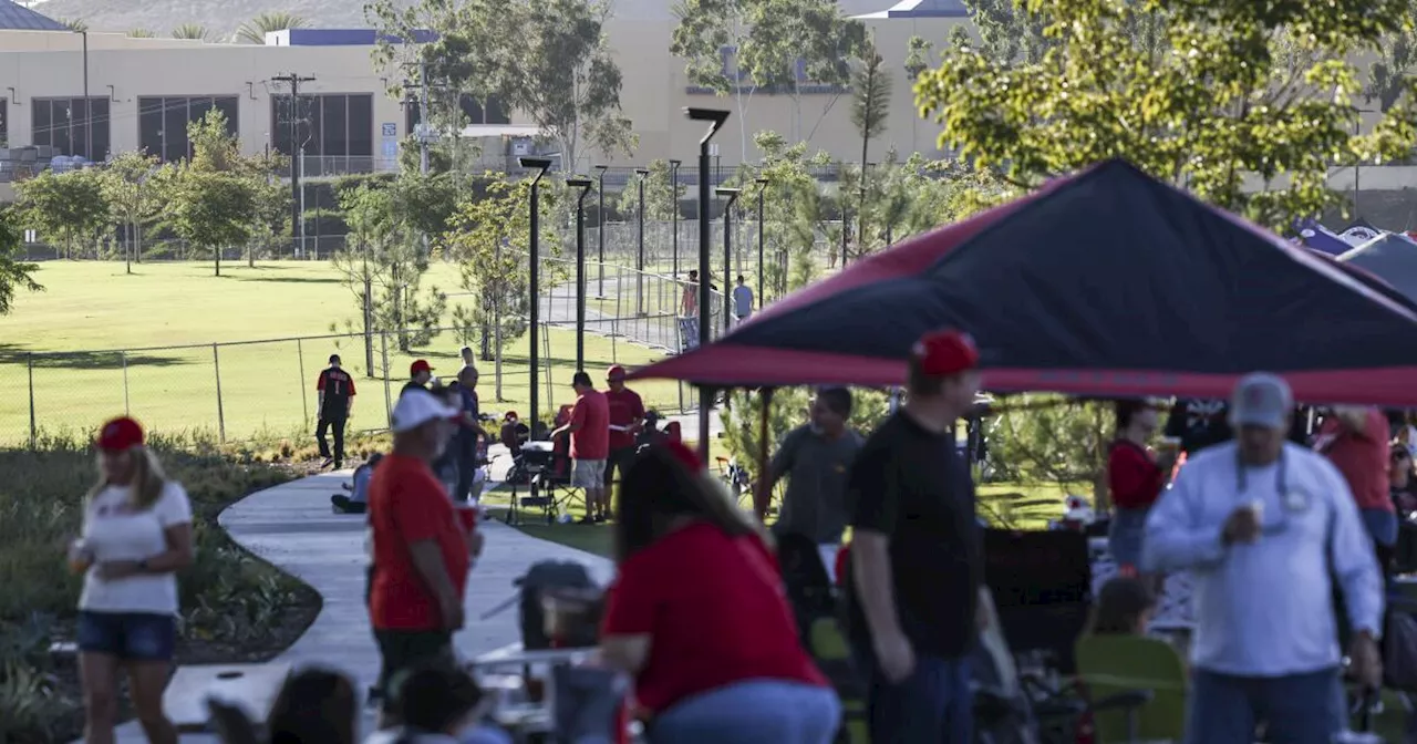 Aztecs notebook: Hundreds of fans enjoy new tailgating experience — on grass