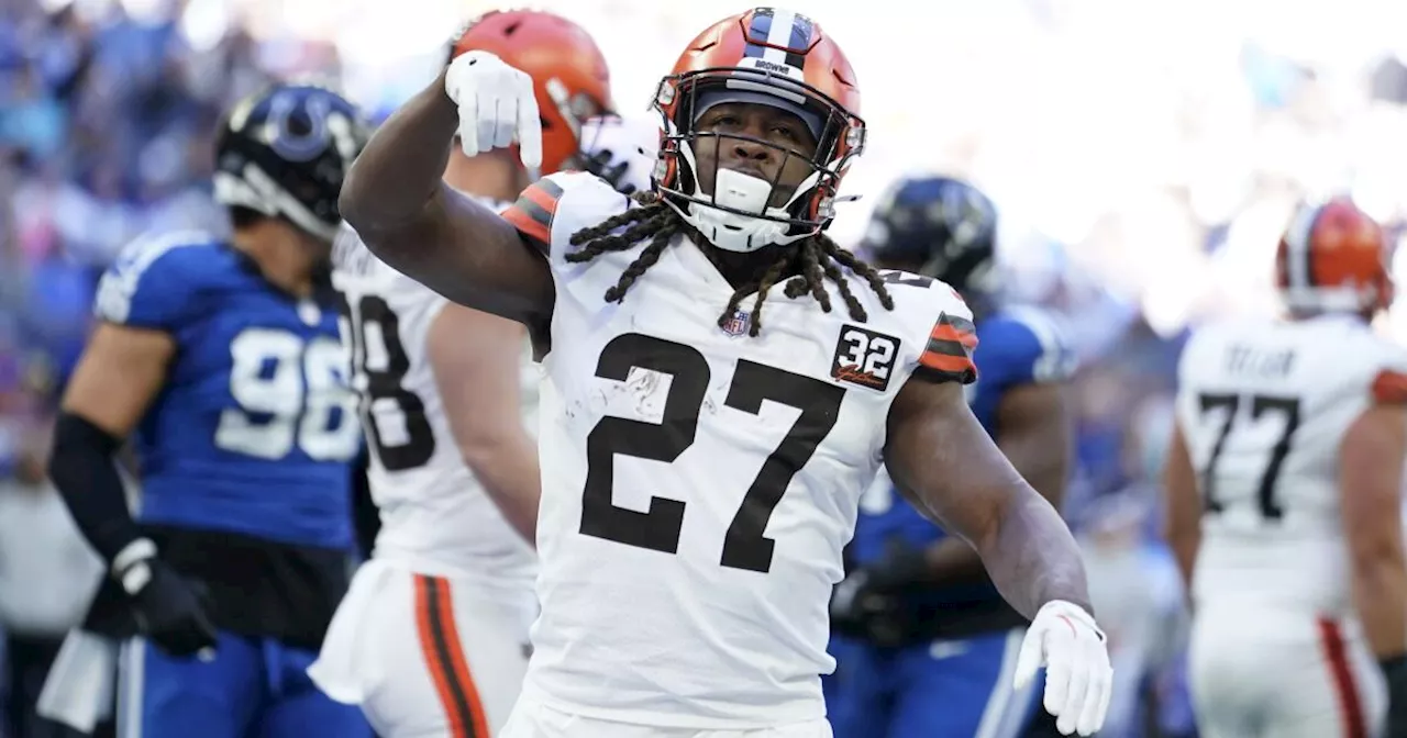 Touchdown tardío de Kareem Hunt da triunfo a Browns 39-38 sobre Colts