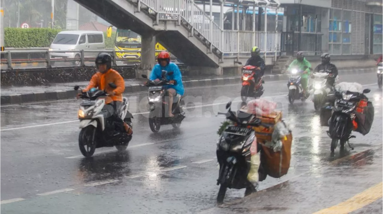 BMKG: Hujan Diprediksi Terjadi Hampir di Semua Kota Besar Pada Hari Ini