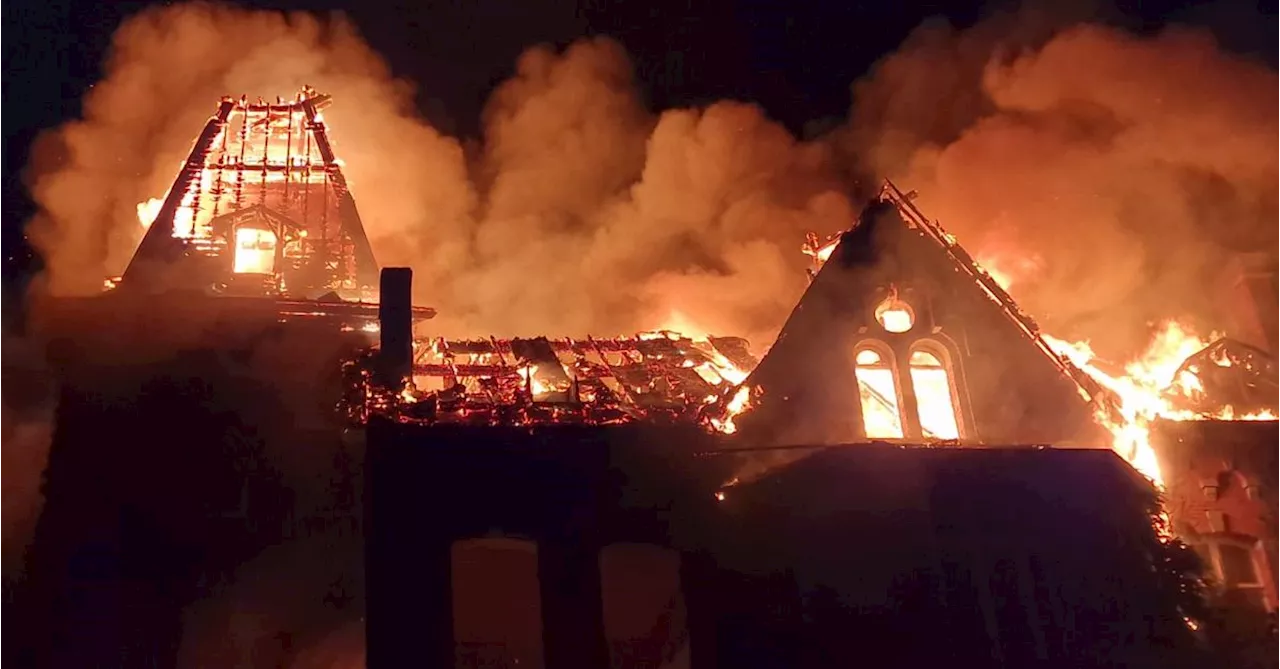 Le château Baudoux totalement détruit par les flammes, à Jumet : « C’était un vrai morceau d’histoire » (Vidéo