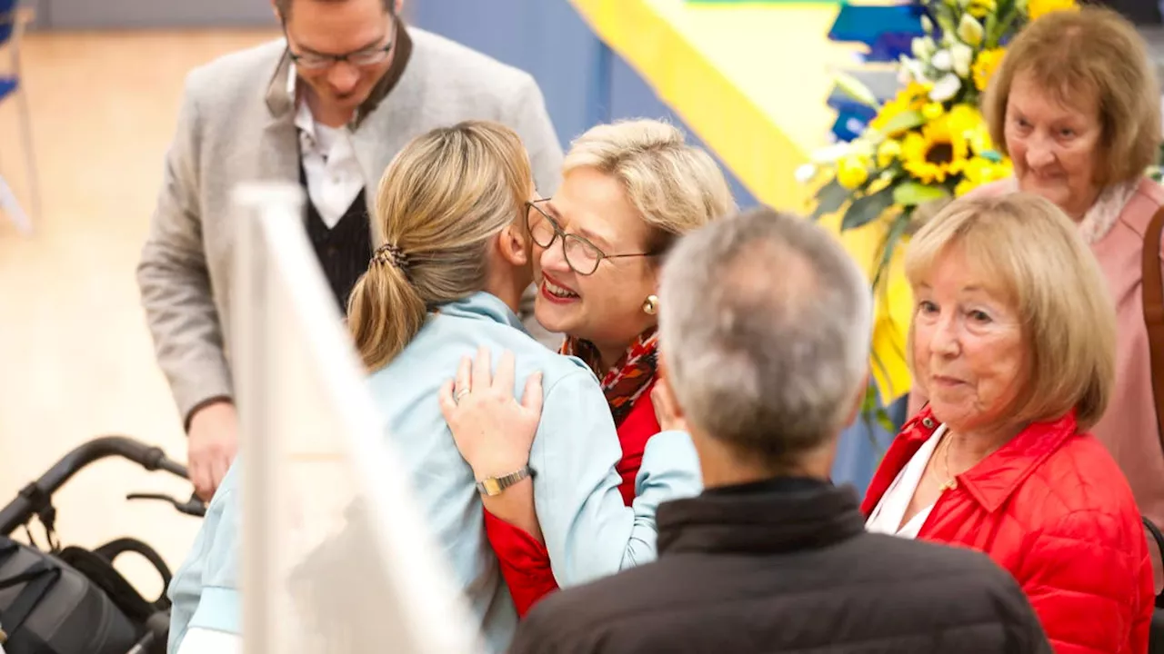 – erste Hochrechnung: SVP legt massiv zu, Grünen droht Sitzverlust zugunsten der FDP +++ Links-grüne Allianz schwächelt