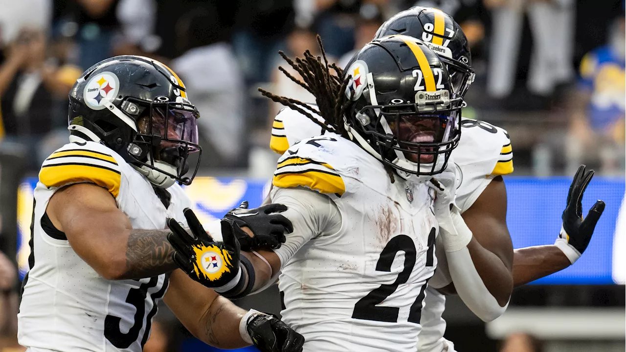 Steelers' offence wakes up late, rallies for a victory over the Rams