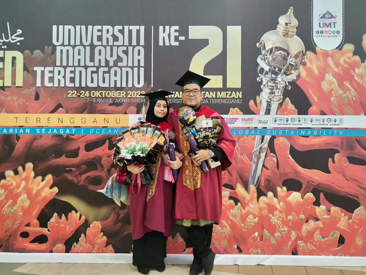 Pasangan suami isteri dirai majlis konvokesyen UMT