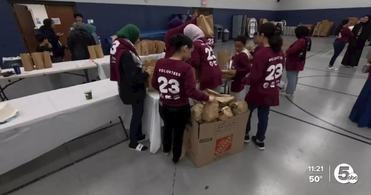 Volunteers gather for Feed the Hungry event Saturday