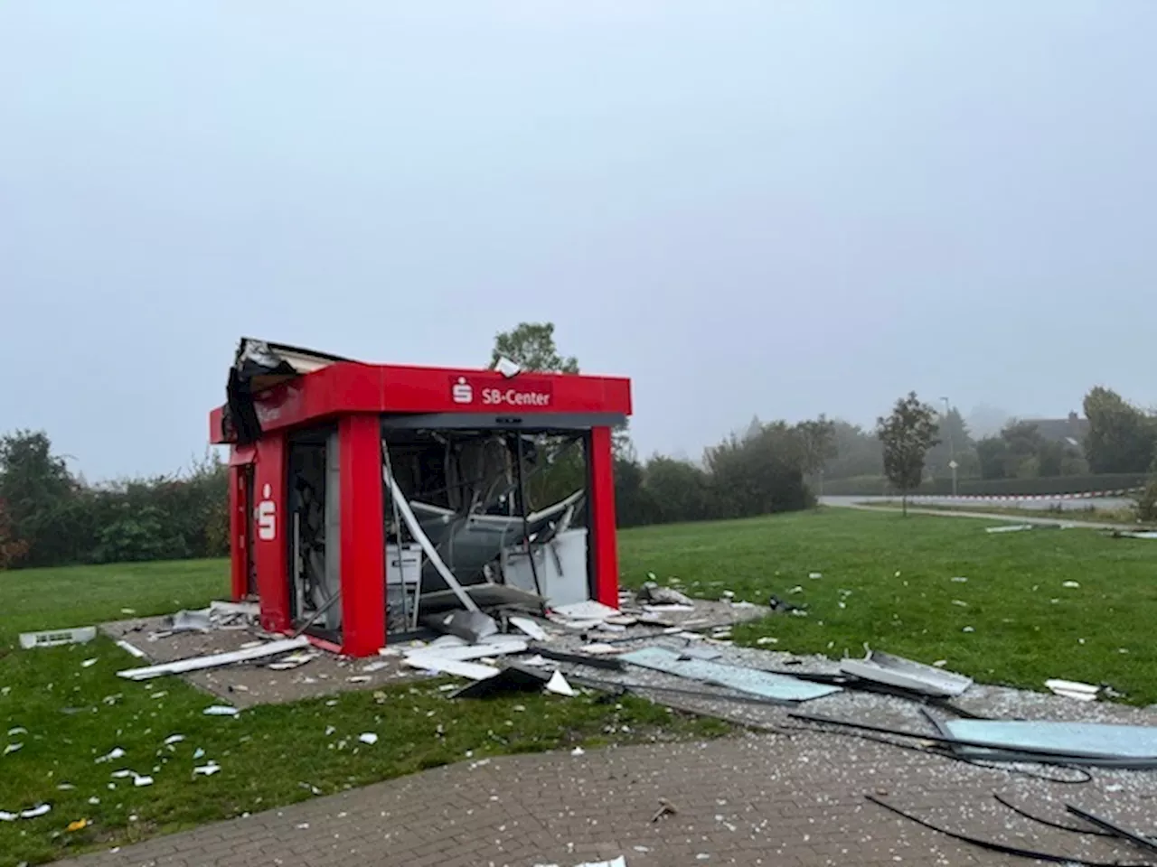 Unbekannte sprengen Geldautomaten in Landesbergen