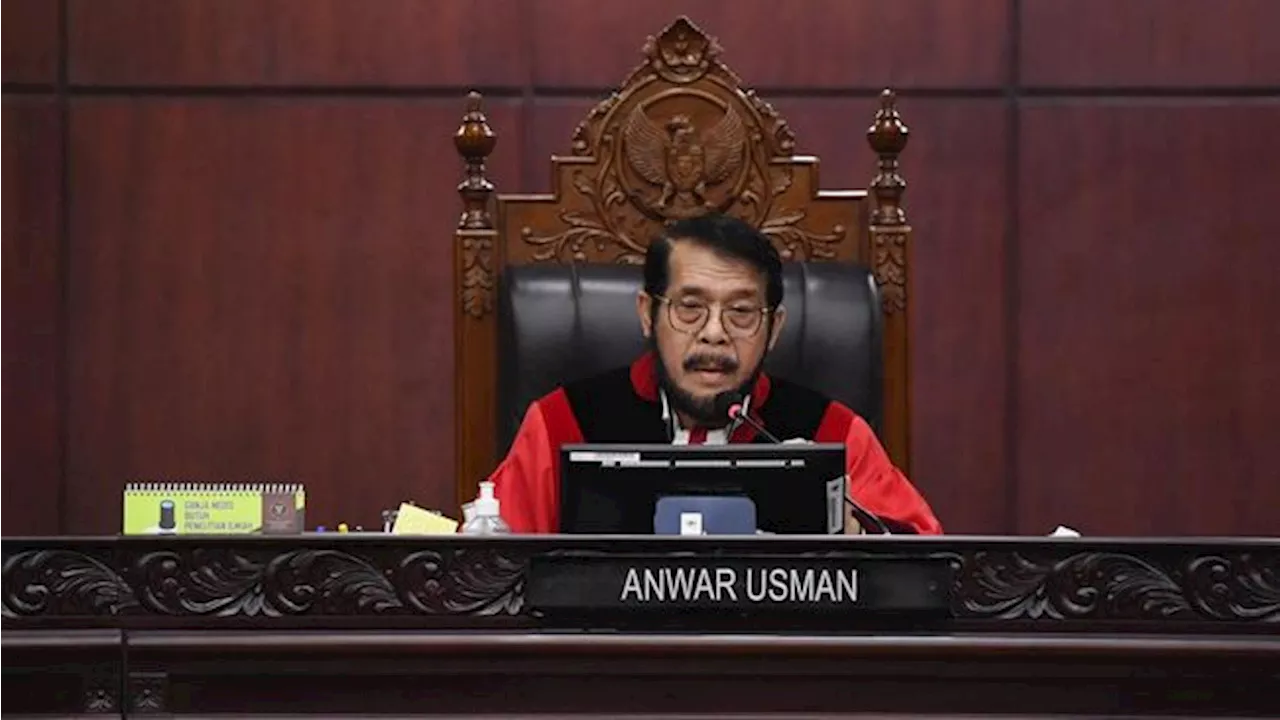 Baca Putusan Usia Capres-Cawapres, Anwar Usman Diinterupsi soal Gibran