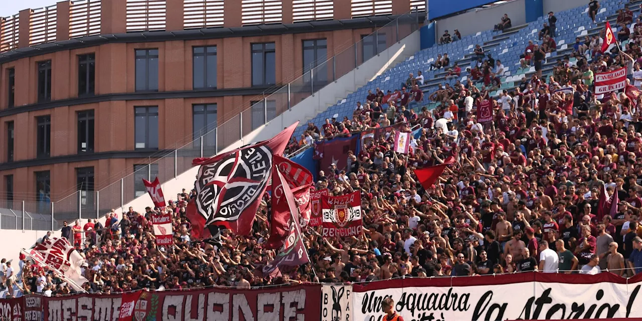 Espolsione bomba carta: amputata mano a ultrà della Reggiana