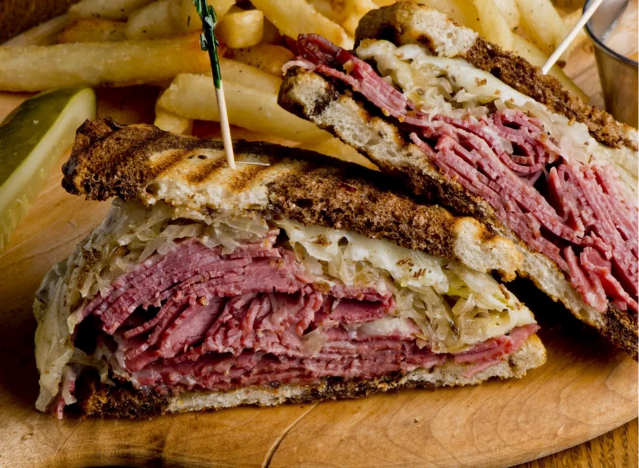 12 Restaurant Chains That Serve the Best Reubens