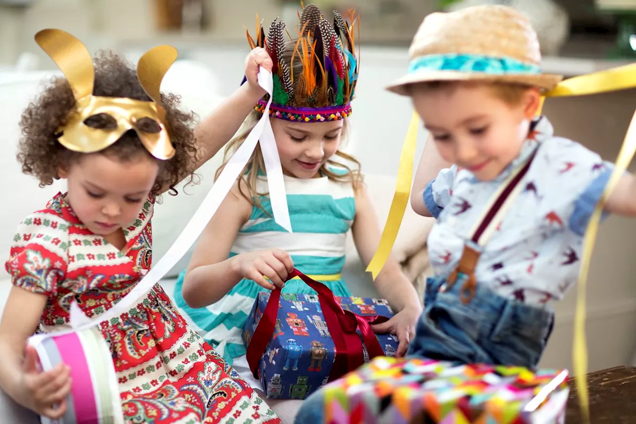 Cinco consejos para gestionar la compra de los regalos para los amigos de tus hijos