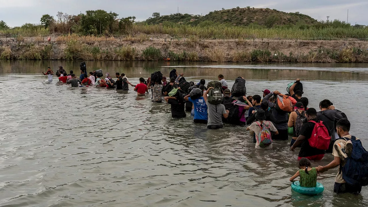 Border Patrol clocking 1,000 ‘known gotaways’ per day, over 23K people in October, CBP sources say