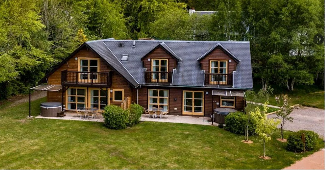 Lodge overlooking Loch Lomond with hot tub you can stay in for half price