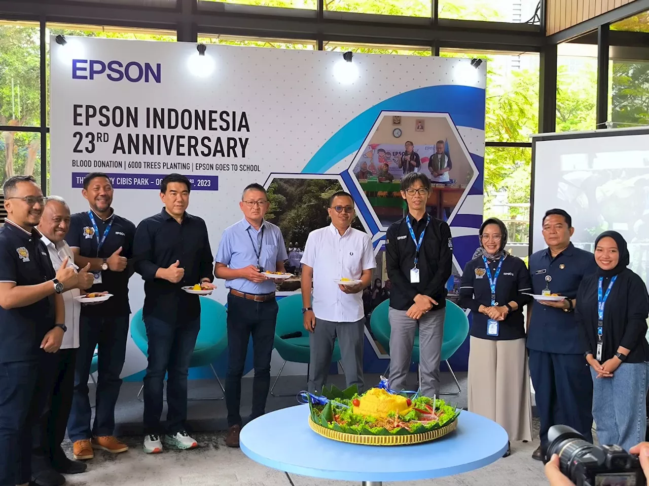 Rayakan HUT ke-23, Epson Indonesia Gelar Donor Darah hingga Lanjutkan Penanaman Pohon