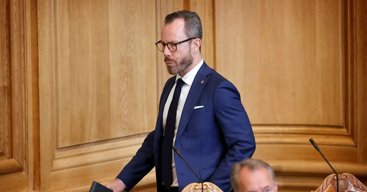 Midt i dyb krise: Om lidt holder Venstre hasteindkaldt pressemøde