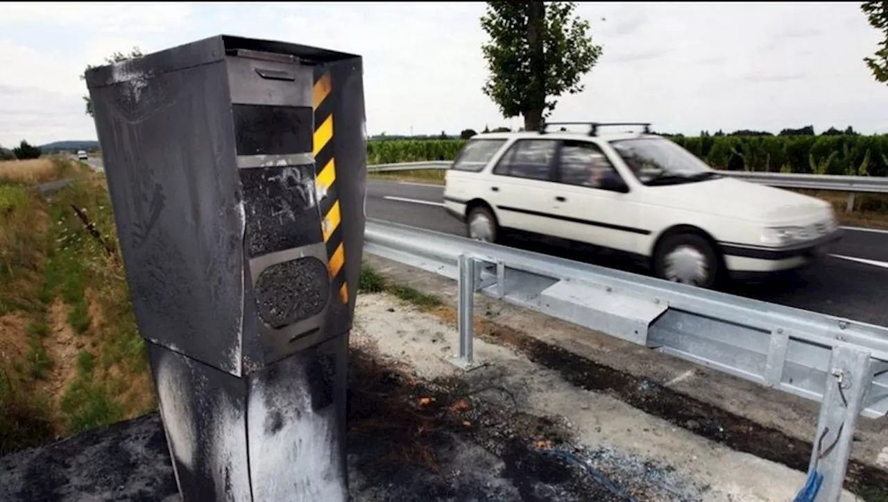 Cibles de toutes les colères, les radars automatiques sur les bord des routes ont 20 ans