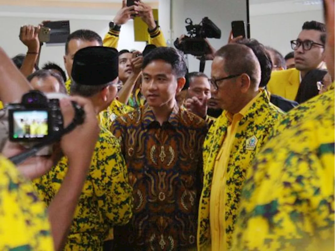 Diusung Jadi Bakal Cawapres, Gibran belum Resmi Jadi Kader Golkar