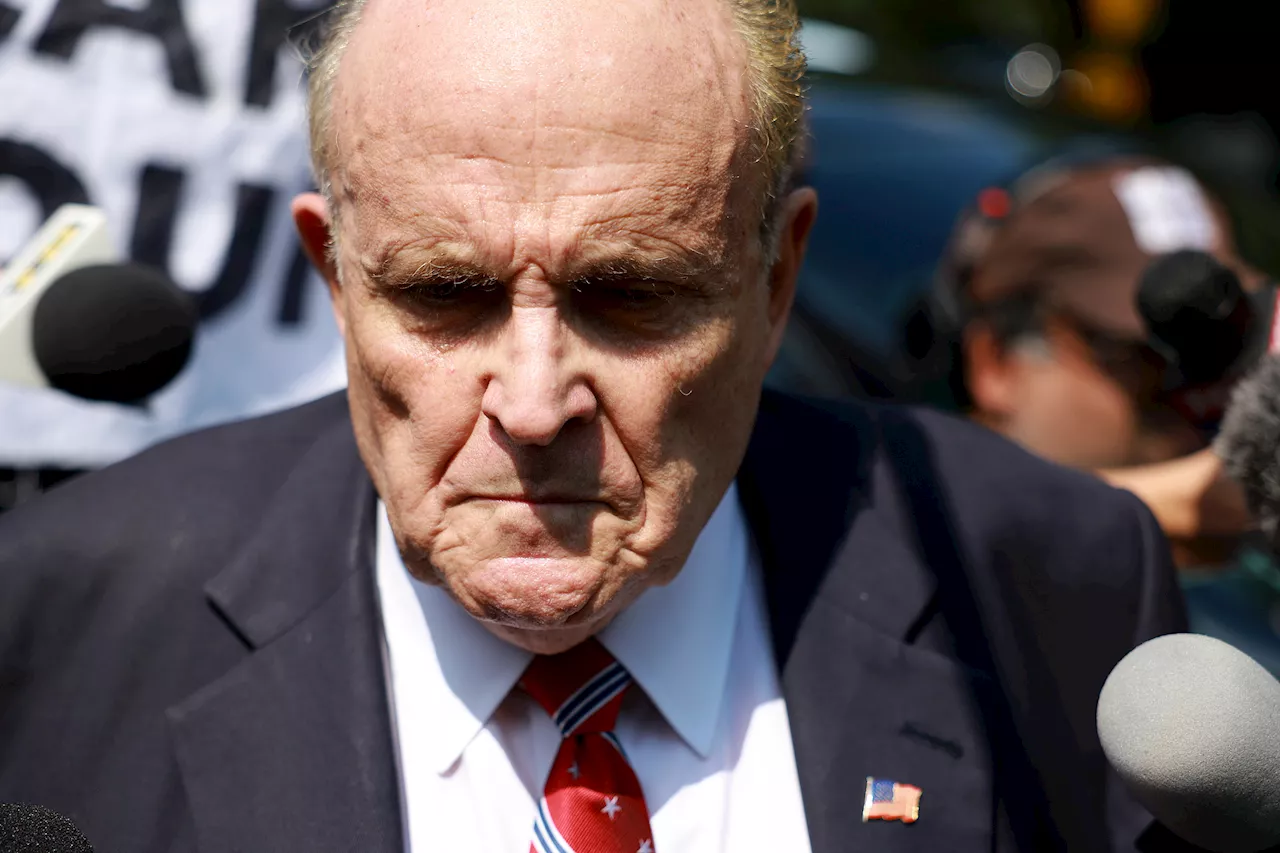 Sidney Powell 'Spells Trouble' for Rudy Giuliani, Legal Analyst Warns