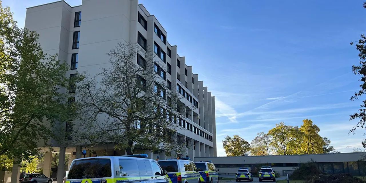 Nach Bombendrohung: Bischof-Manfred-Müller-Schule in Regensburg evakuiert