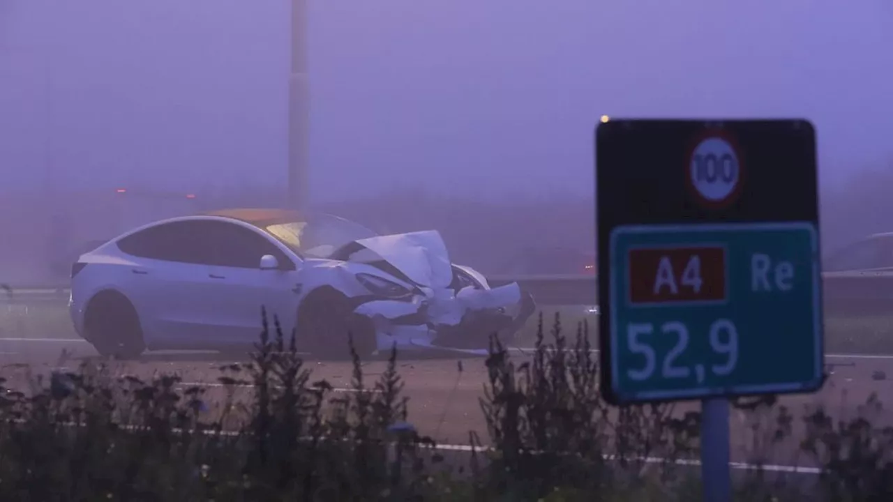 A4 naar Rotterdam bij Den Haag dicht na zwaar ongeluk