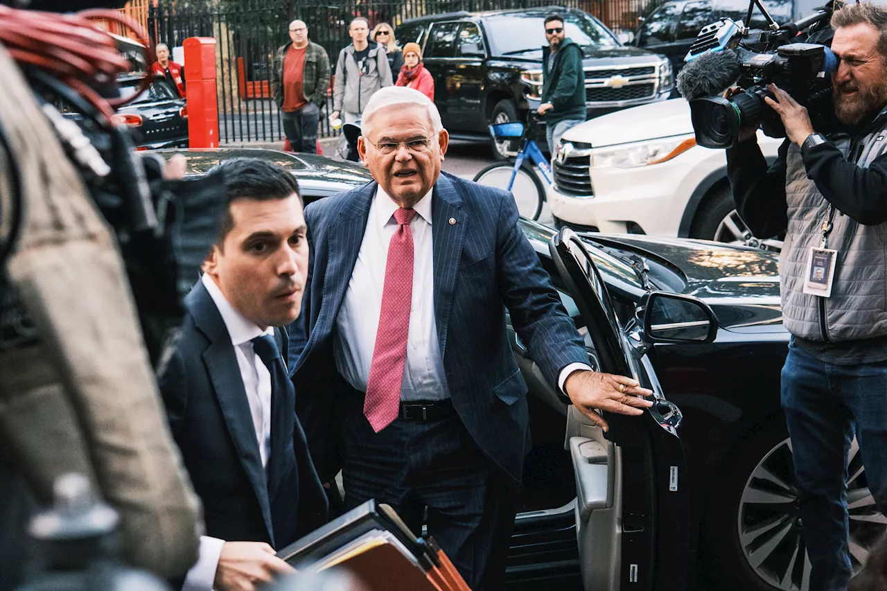 NJ Sen. Bob Menendez arrives in NYC federal court to face new foreign agent charge