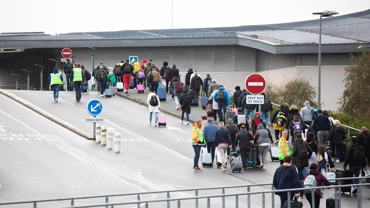 Alertes à la bombe dans les aéroports : « de gros abrutis » et une même adresse e-mail