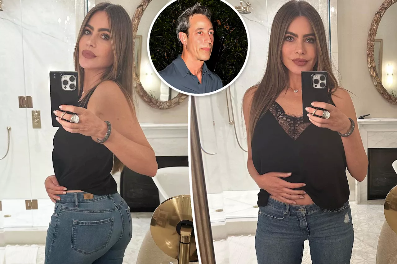 Sofía Vergara models tight jeans in cheeky selfie after date night with orthopedic surgeon