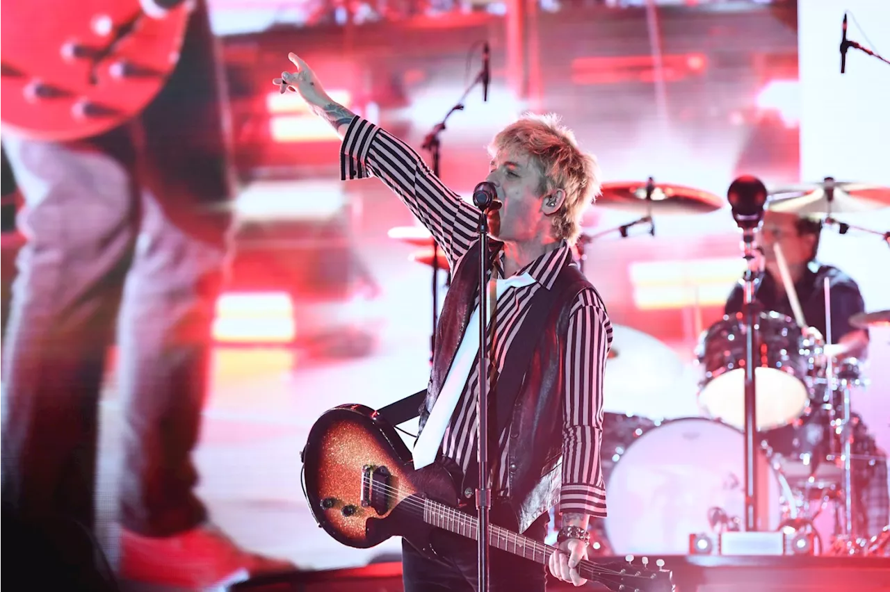 Green Day Performs New Song ‘Look Ma, No Brains’ at When We Were Young