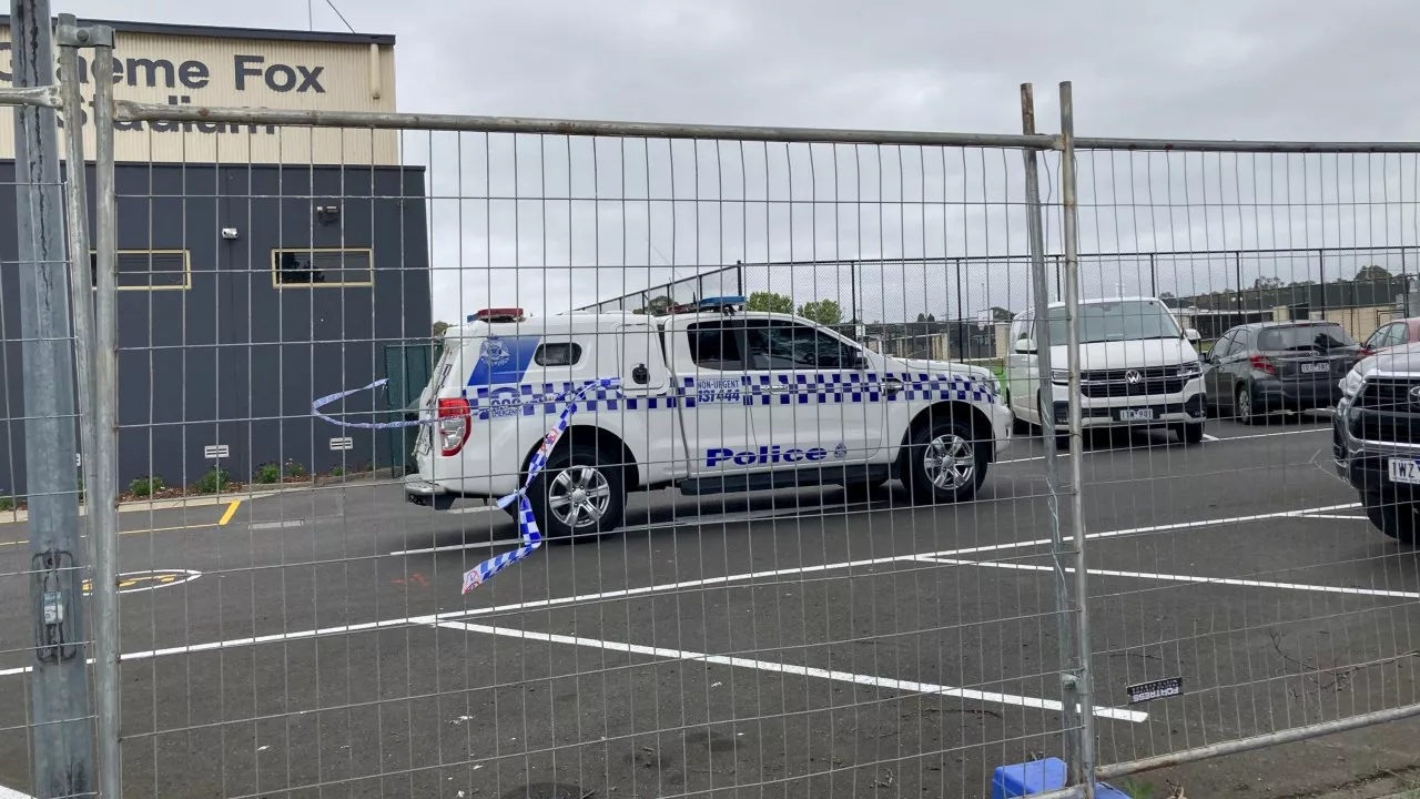 Homicide Squad hunts for weapons as it probes man’s suspicious death