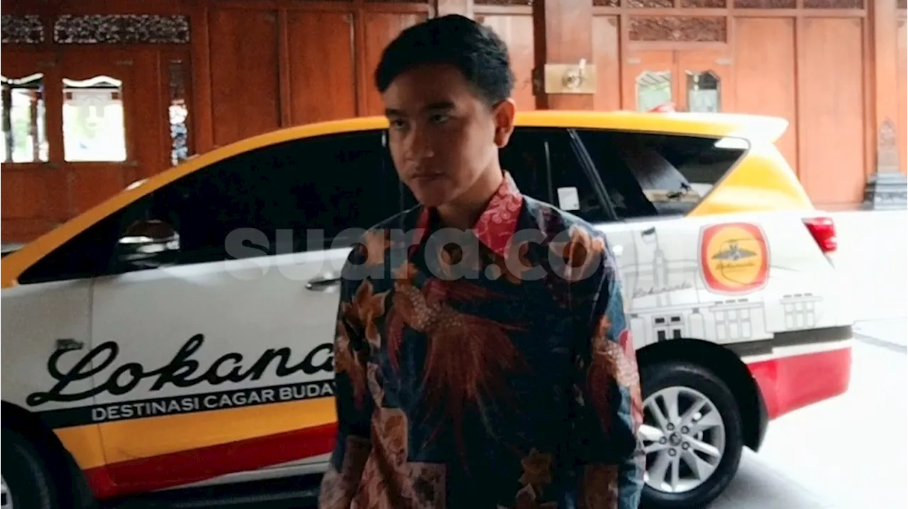 Intip Isi Garasi Cawapres Gibran, Ternyata Masih Pakai Mobil Sejuta Umat