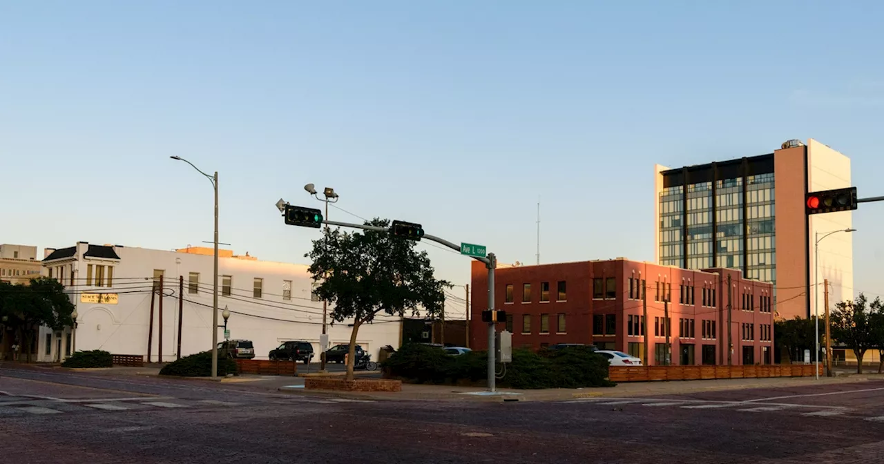 Lubbock County approves “abortion travel ban”