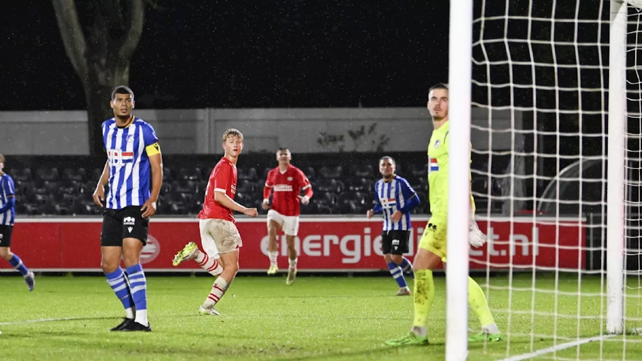 Jong PSV gaat binnen 4 minuten van 3-1 naar 3-4; Kaplan debuteert in Amsterdam