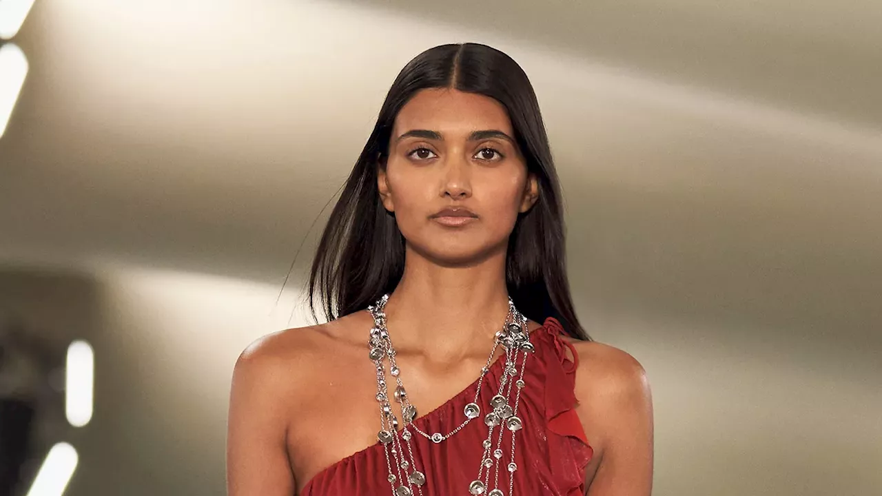 10 tendances bijoux repérées sur les défilés de la Fashion Week printemps-été 2024