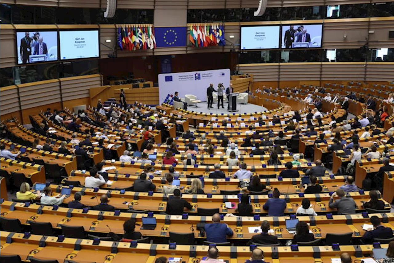 Commissione ambiente Parlamento europeo approva regolamento imballaggi